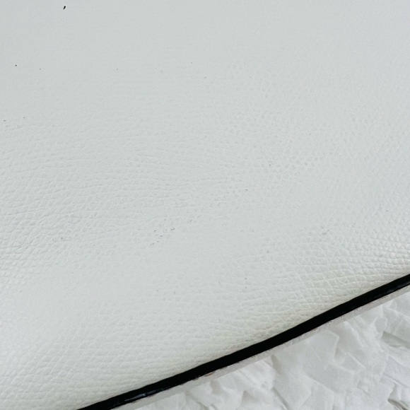 Michael Kors Jet Set Bucket Tote Bag - Picture 12 of 16